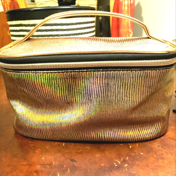 {Boxy Charm} Makeup Bag - Picture 3 of 4